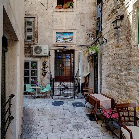 Temple Luxury Apartments & Rooms Split Exterior photo